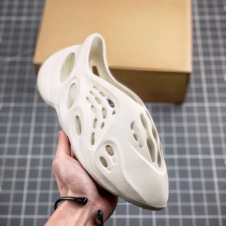 アディダス サンダル