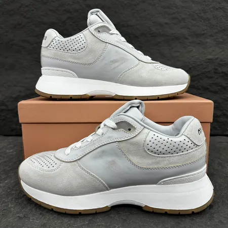 ミュウミュウ カジュアルシューズ