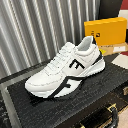 フェンディ スニーカー