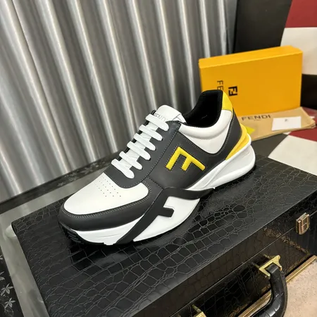 フェンディ スニーカー