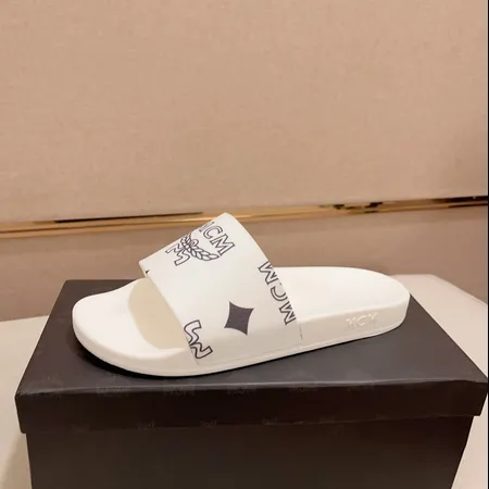 エムシーエム スリッパ