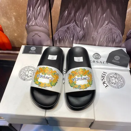 ヴェルサーチ スリッパ