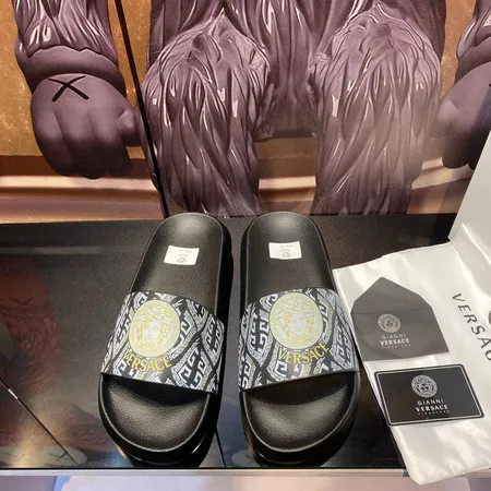 ヴェルサーチ スリッパ