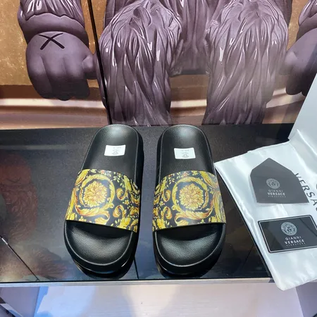 ヴェルサーチ スリッパ