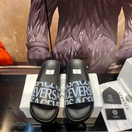 ヴェルサーチ スリッパ