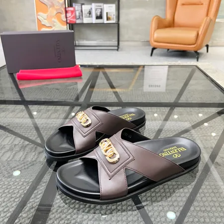 ヴァレンティノ スリッパ