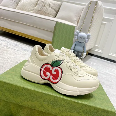 グッチ スニーカー