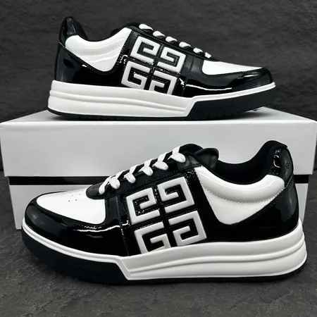 ジバンシィ カジュアルシューズ