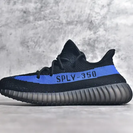 アディダス カジュアルシューズ