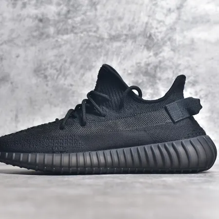 アディダス カジュアルシューズ