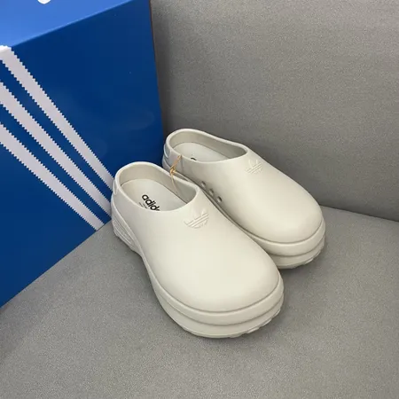 アディダス スリッパ