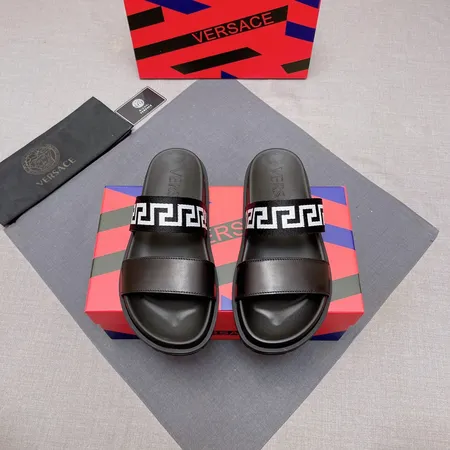 ヴェルサーチ スリッパ