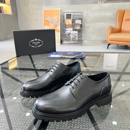 プラダ ビジネスシューズ