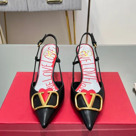 ヴァレンティノ サンダル