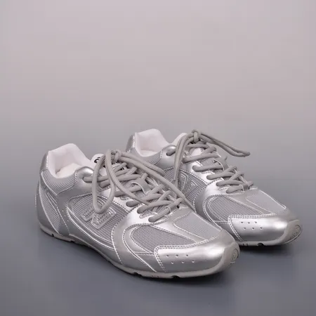 ミュウミュウ スニーカー