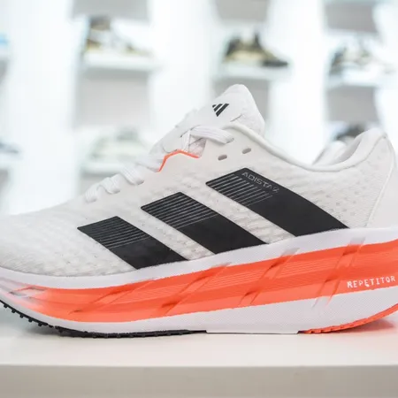 アディダス スニーカー