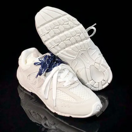 ミュウミュウ スニーカー