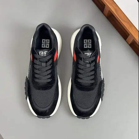 ジバンシィ スニーカー