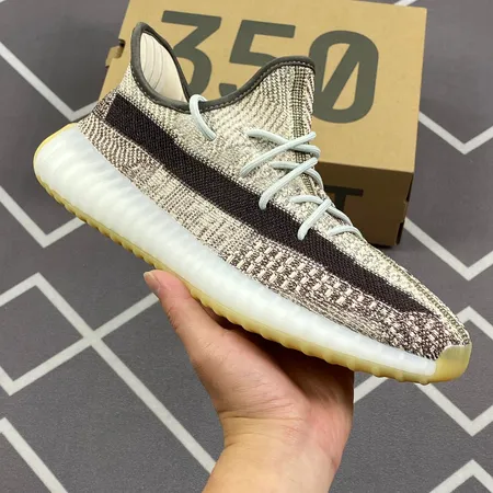 アディダス スニーカー