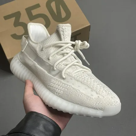 アディダス スニーカー