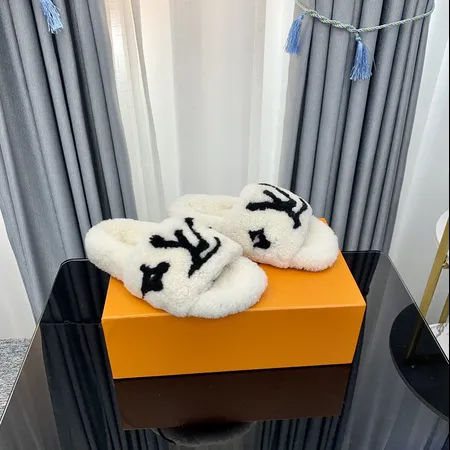 ルイヴィトン スリッパ