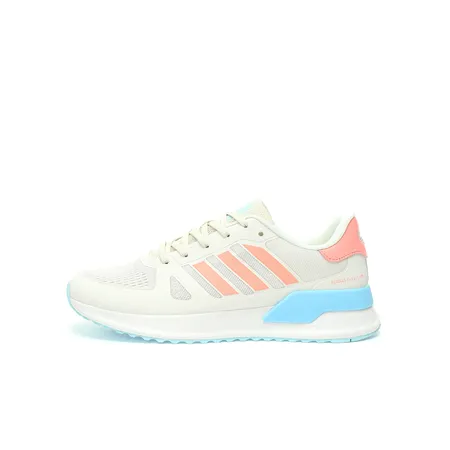 アディダス スニーカー