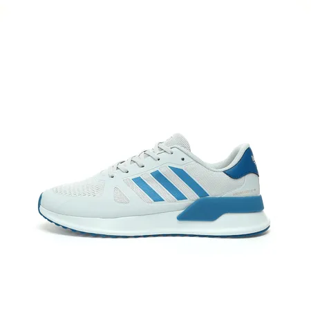 アディダス スニーカー