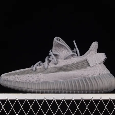 アディダス スニーカー