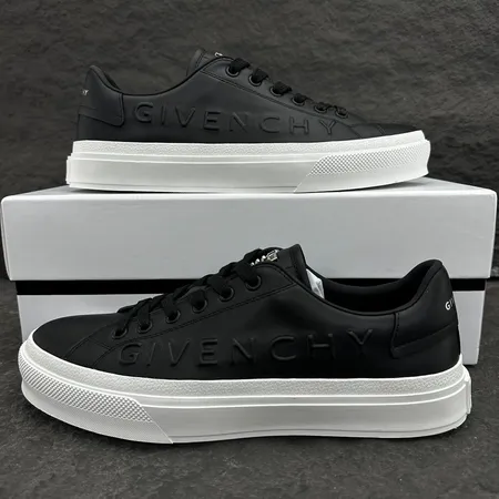 ジバンシィ カジュアルシューズ