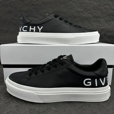 ジバンシィ カジュアルシューズ