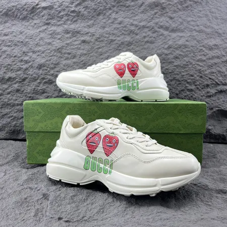 グッチ スニーカー