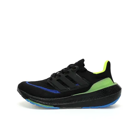 アディダス スニーカー