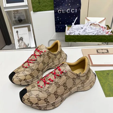 グッチ スニーカー