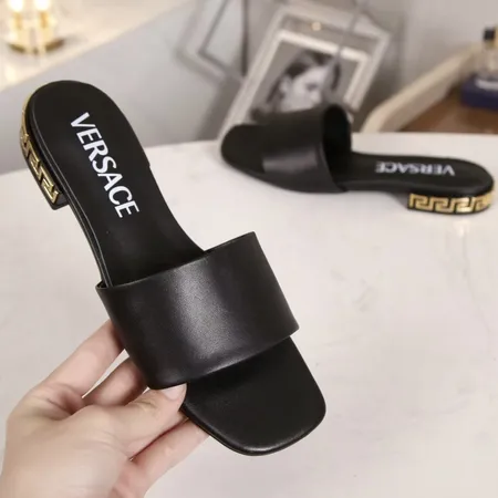 ヴェルサーチ スリッパ
