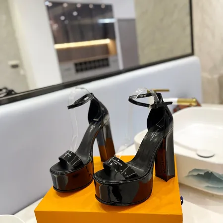 ルイヴィトン サンダル