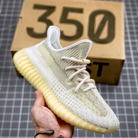 アディダス スニーカー