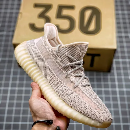 アディダス スニーカー