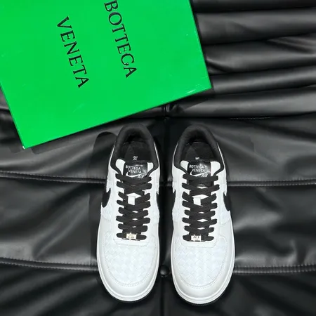 ボッテガ ヴェネタ カジュアルシューズ