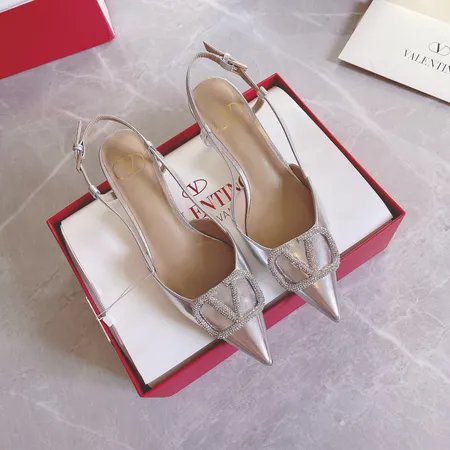 ヴァレンティノ サンダル