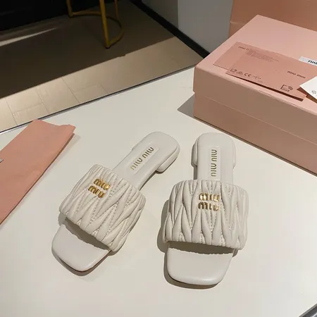 ミュウミュウ スリッパ