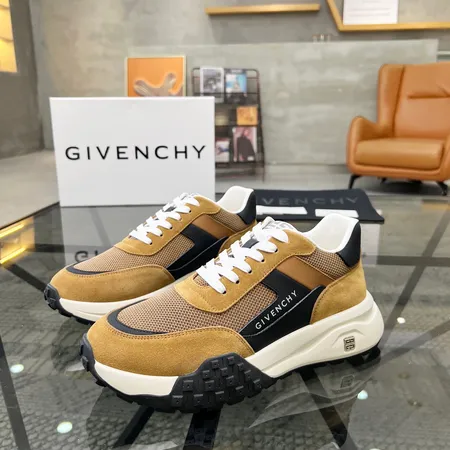 ジバンシィ スニーカー