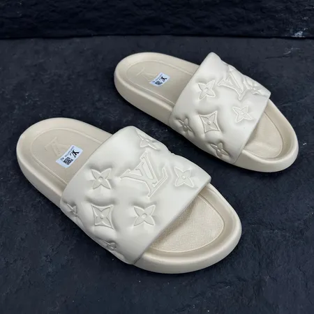 ルイヴィトン スリッパ