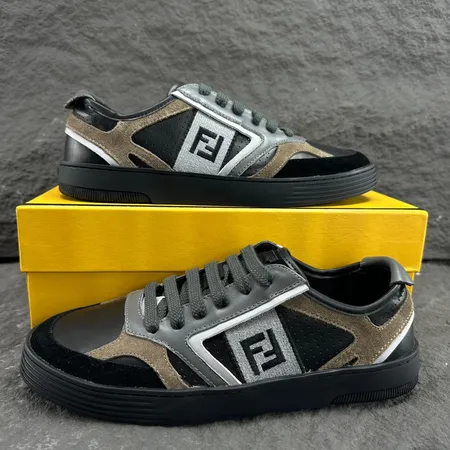 フェンディ カジュアルシューズ