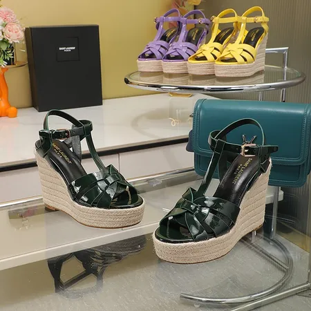 イブサンローラン サンダル