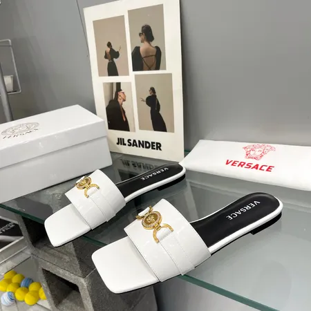 ヴェルサーチ スリッパ