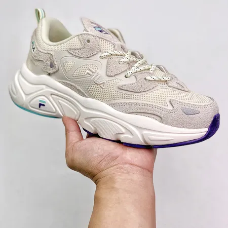 フィラ スニーカー