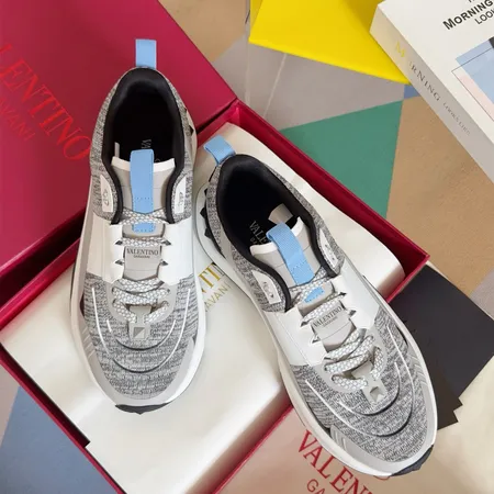 ヴァレンティノ スニーカー