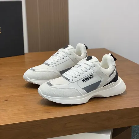 ヴェルサーチ スニーカー