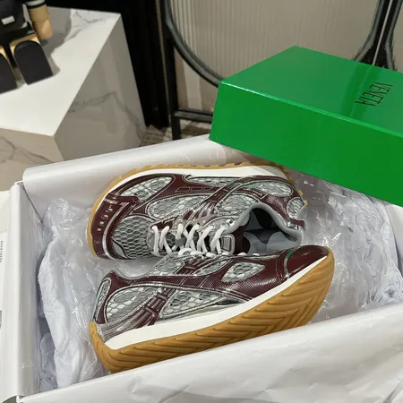 ボッテガ ヴェネタ カジュアルシューズ