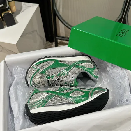 ボッテガ ヴェネタ カジュアルシューズ